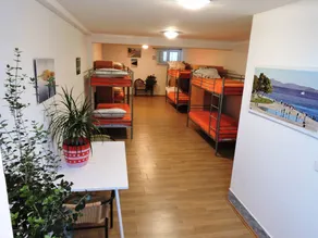 Dedicated room with garden, pool & BBQ - Image 2