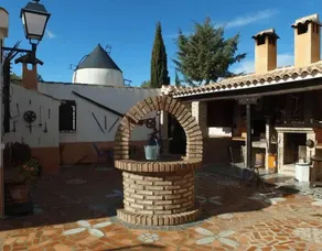 House with barbeque, pool & garden | Mountain view - Image 5