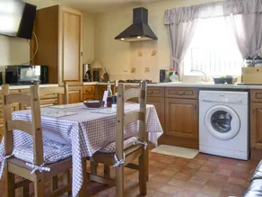 Cottage with garden - Image 5