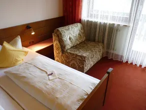 Children-friendly dedicated room with terrace, sauna & pool - Image 2