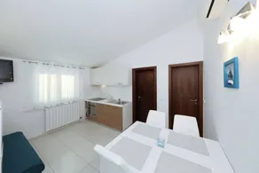 Holiday apartment with pool, barbeque & garden | Garden view - Image 3