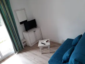 Flat with garden & terrace - Image 2