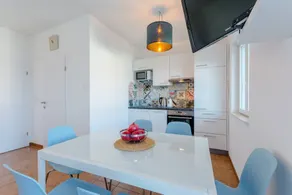 Apartamento vacacional con jardín, terraza y barbacoa - Image 5