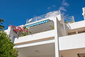 Holiday home with terrace | City view - Image 5