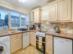 Family-oriented cottage with terrace & garden | River view | Dogs allowed - Image 5