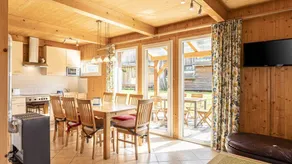 Holiday home with pool & terrace - Image 4