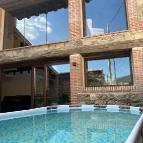 Ferienhaus mit privatem Pool, Garten und Terrasse | Panoramablick - Image 3