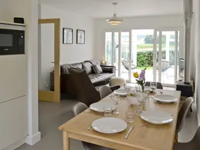 Family-friendly cottage with barbeque & garden - Image 3
