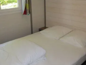 Chalet with pool - Image 5