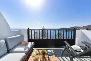 Flat with pool & terrace | Sea view - Image 3