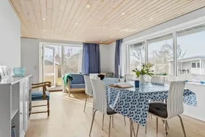 Fully equipped big holiday home with terrace | Sea view | Beach nearby - Image 5
