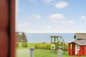 Holiday home with barbeque & terrace - Image 4