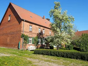 Family-friendly holiday home with barbeque, terrace & hot tub | Perfect for remote work | Pets allowed - Image 2