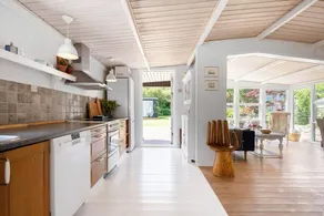 Holiday home with terrace, hot tub & barbeque - Image 3