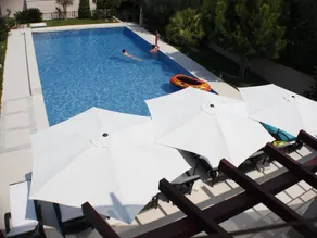 Pleasant flat with garden, pool & terrace - Image 4