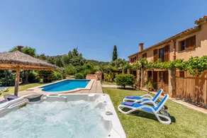 Fully equipped villa with barbeque, jacuzzi & garden - Image 2