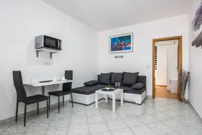 Apartment with BBQ & terrace - Image 2