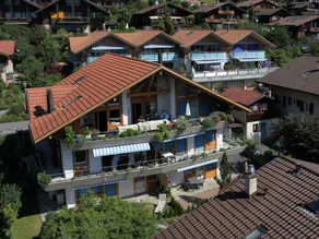 Apartment with garden - Image 1
