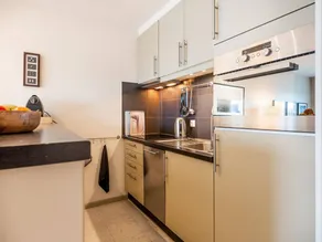 Renovated flat close to beach - Image 5
