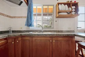 Maison adaptée aux familles avec barbecue, jardin et terrasse | Vue mer | Idéale pour le télétravail - Image 4