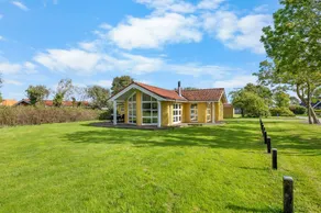 Holiday home with hot tub, garden & terrace - Image 2