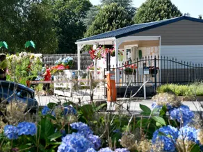 Chalet with heated pool & terrace | Dogs allowed - Image 2