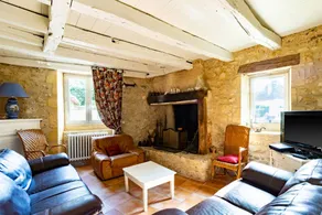 Holiday home with terrace, BBQ & pool - Image 4