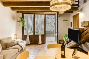 Holiday Home 'El Niu' with Mountain View, Wi-Fi and Air Conditioning - Image 4