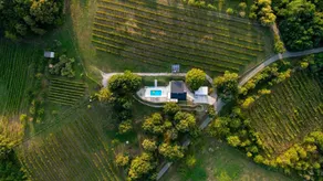 Ferienhaus mit Garten, beheiztem Pool und Terrasse | Gartenblick - Image 2