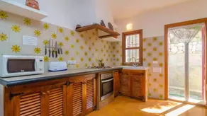 Appartamento con piscina e giardino - Image 4