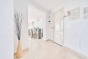 Maison entièrement équipée avec piscine, jardin et internet haut débit | Vue mer | Proche de la plage - Image 3