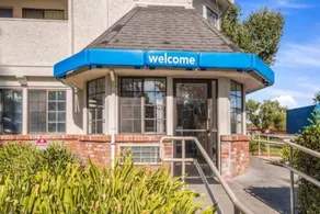 Holiday apartment with pool & terrace | Pet-friendly - Image 4