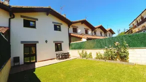 Villa with terrace, hot tub & garden | Mountain view | Suitable for remote work - Image 2