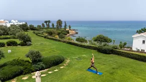 Holiday apartment with private pool, barbecue & terrace - Image 5