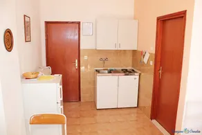 Studio with barbeque - Image 4