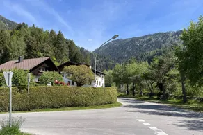 Child-friendly flat with garden - Image 3