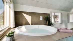 Beautiful house with pool, garden & BBQ | Pet-friendly - Image 4