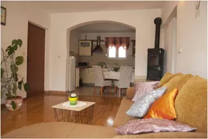 Flat with garden | Water view - Image 3