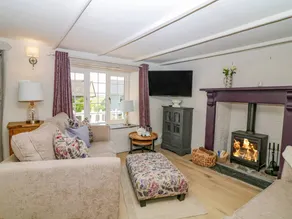 Fully equipped cottage with garden | Beach view | Pet-friendly - Image 5