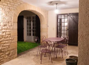 Fully equipped charming holiday home with terrace & pool - Image 5