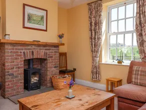 Family-friendly nice cottage with garden & barbeque - Image 5