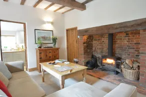 Cottage with garden - Image 2