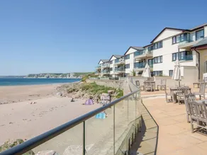 Children-friendly cottage with sauna, pool & terrace | Beach view | Close to the beach - Image 3
