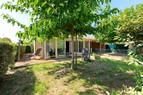 Ferienhaus mit Pool und Garten - Image 2