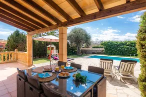 Holiday home with pool, garden & BBQ | Garden view | Suitable for remote work - Image 4