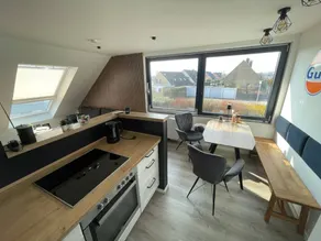 Hochwertig eingerichtete Dachgeschoss Wohnung komplett frisch saniert. Alles Neu bis zum kleinen Löffel … - Image 3