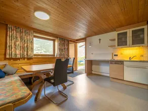 Holiday apartment with terrace - Image 3