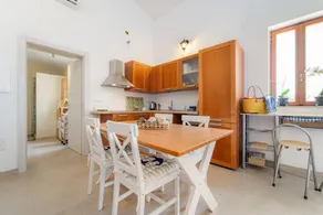 Holiday home with terrace & garden - Image 4