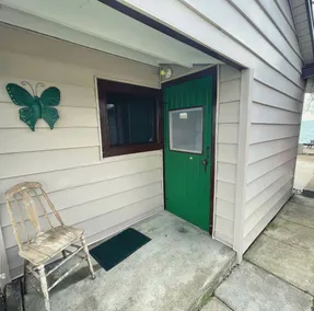 Waterfront Tiny House Ideal for a Relaxing Escape in Ontario - Image 3