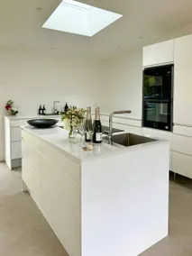 Child-friendly holiday home with terrace & garden - Image 5